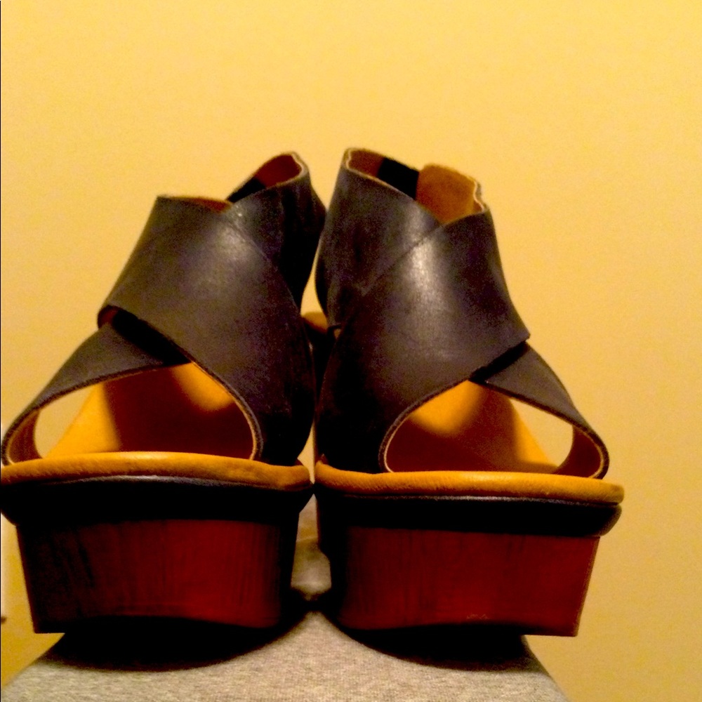 Lucky Brand platform wedge sandals